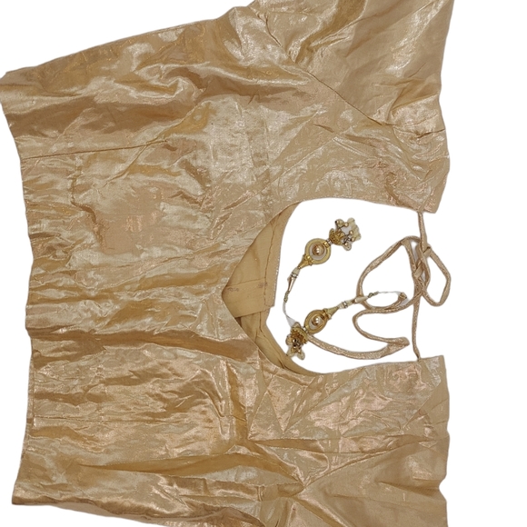 New saree with stitched blouse. No tags - Picture 3 of 7